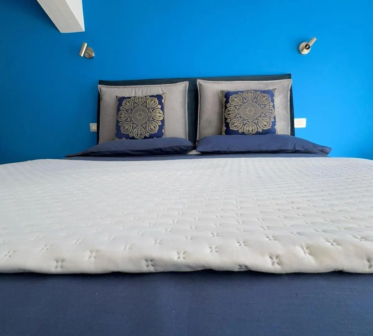 Appartement Top Floor Design Apt, 3Bd, 2Bt! Colico Italië