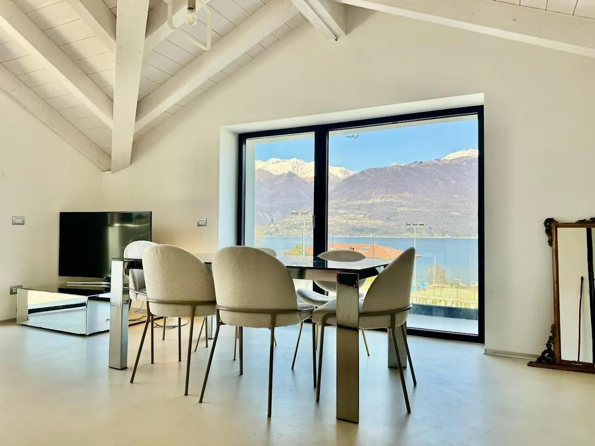Top Floor Design Apt, 3Bd, 2Bt! Colico Appartement